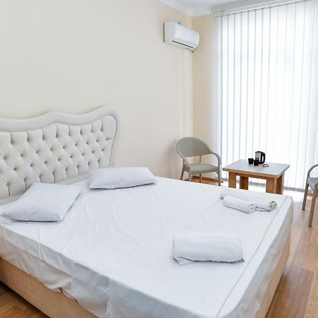 Just Inn Кутаиси Екстериор снимка