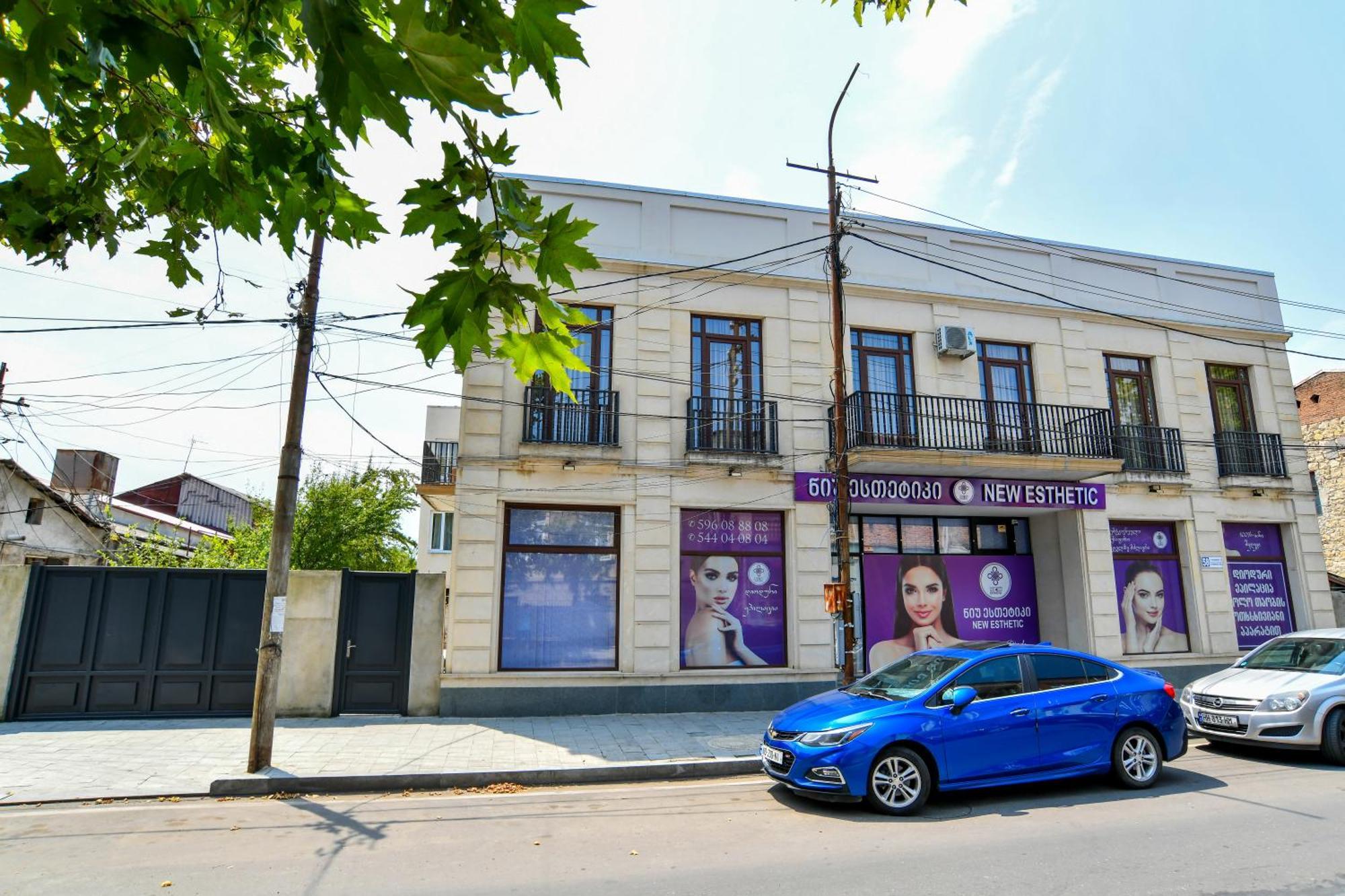Just Inn Кутаиси Екстериор снимка