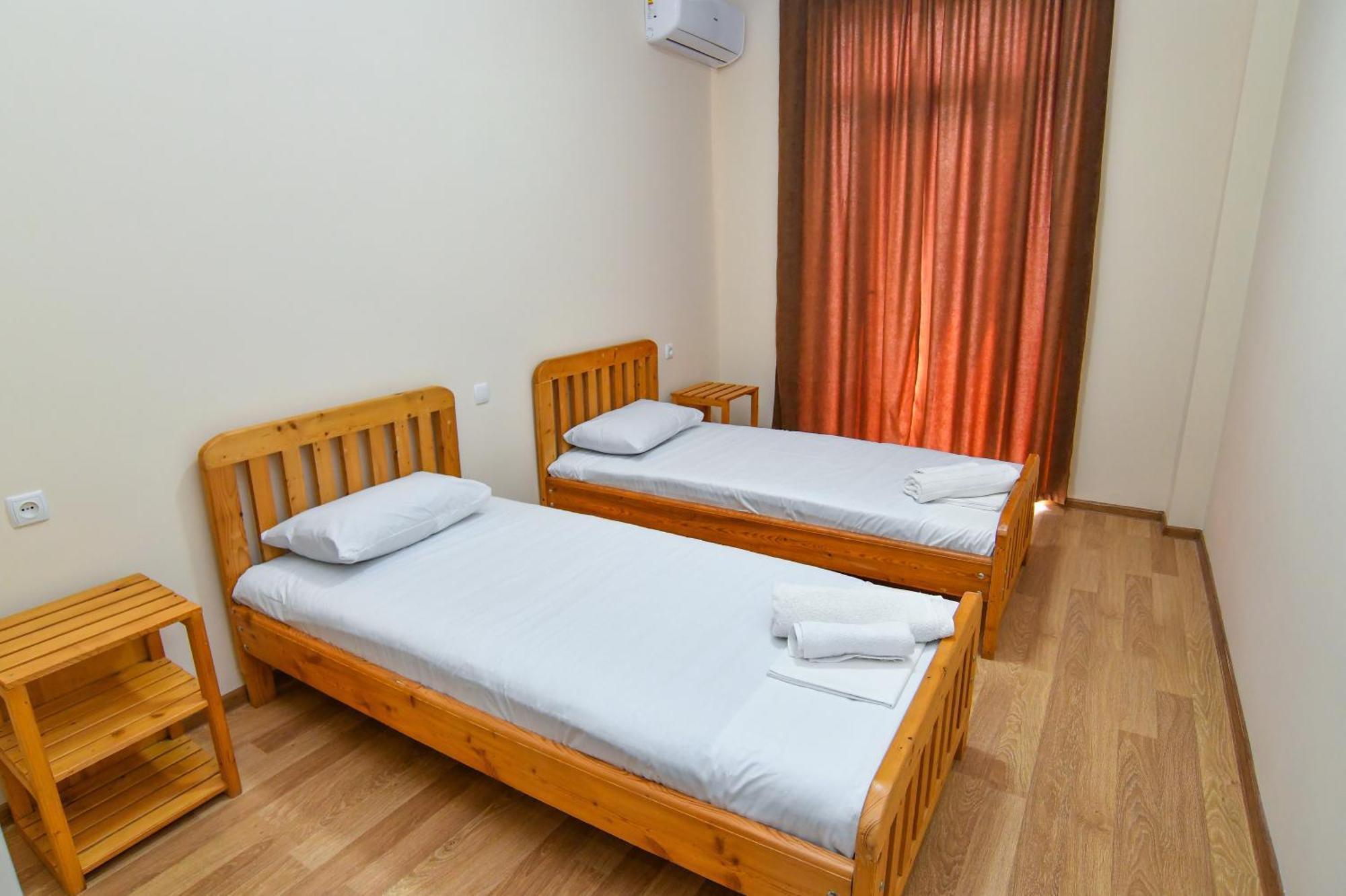 Just Inn Кутаиси Екстериор снимка