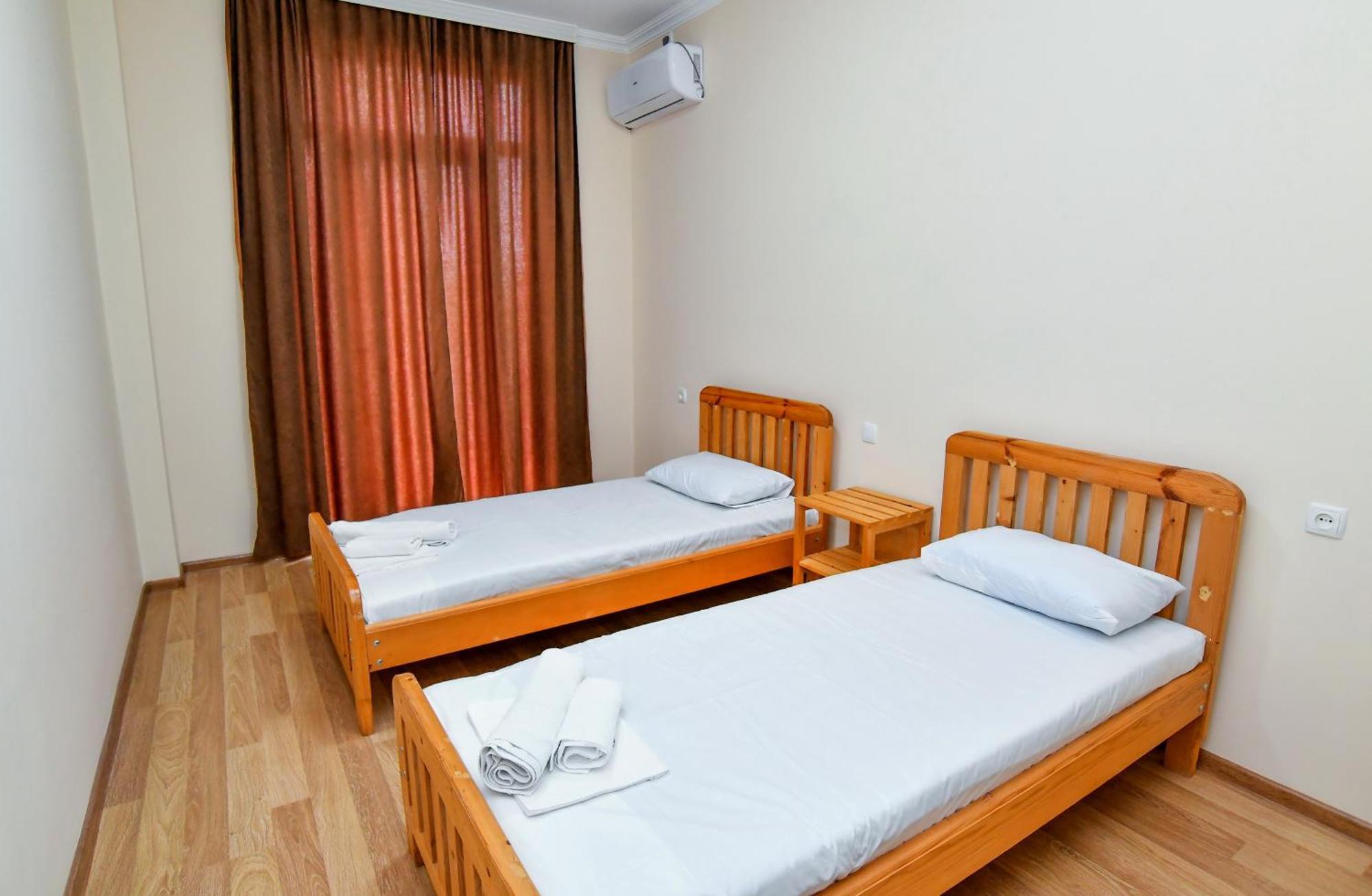 Just Inn Кутаиси Екстериор снимка