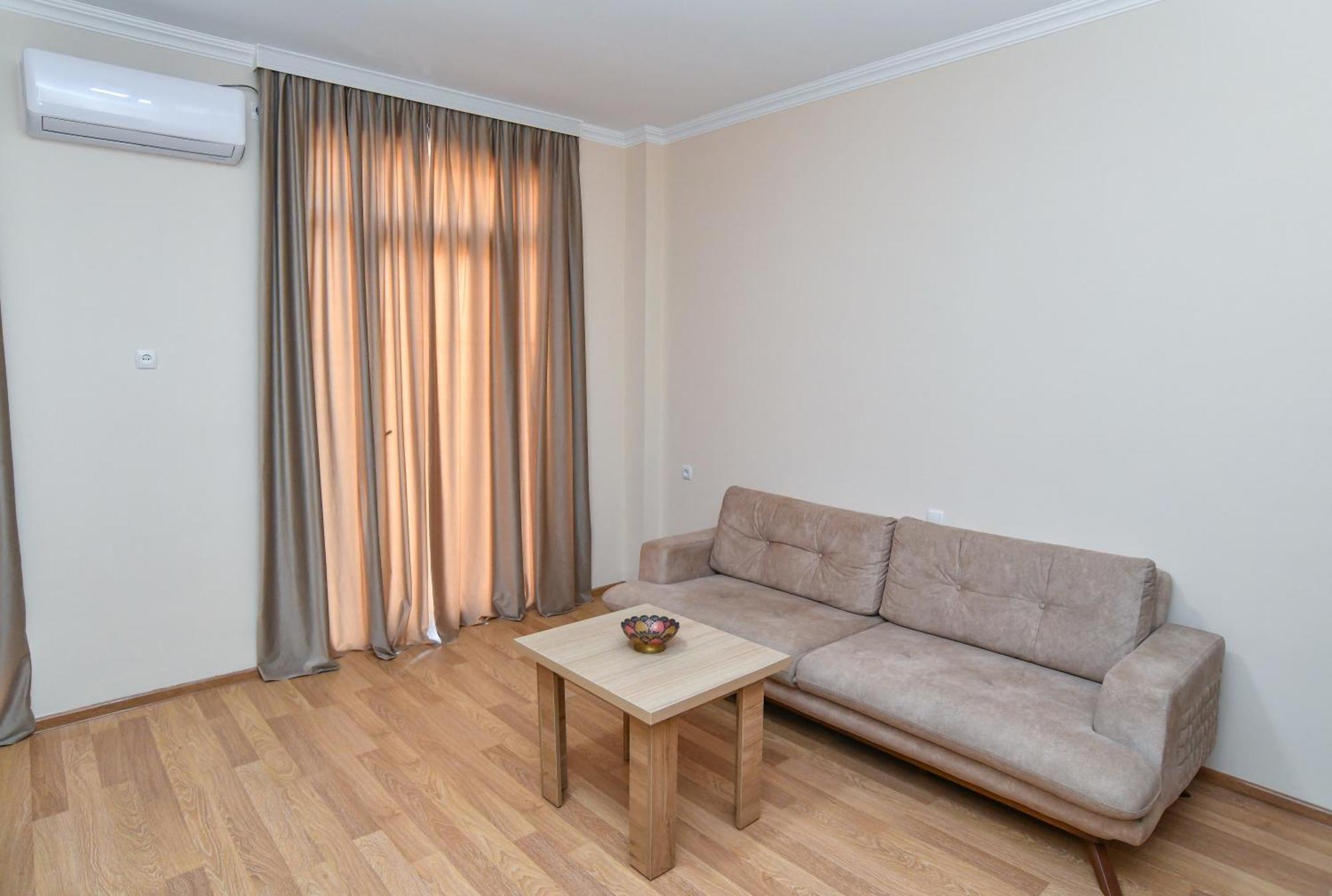Just Inn Кутаиси Екстериор снимка