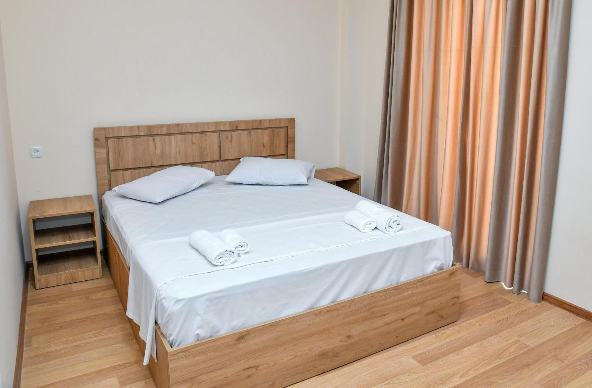 Just Inn Кутаиси Екстериор снимка