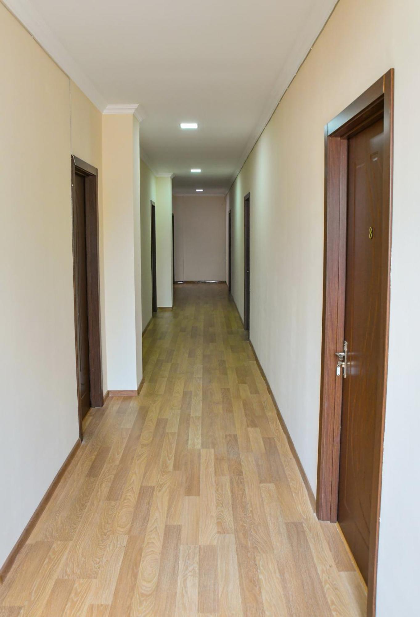 Just Inn Кутаиси Екстериор снимка
