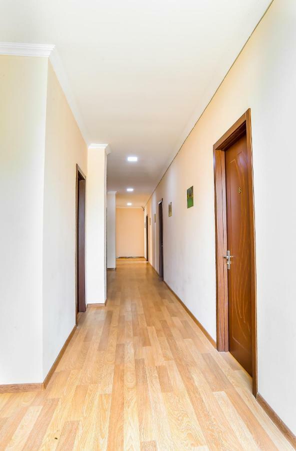 Just Inn Кутаиси Екстериор снимка